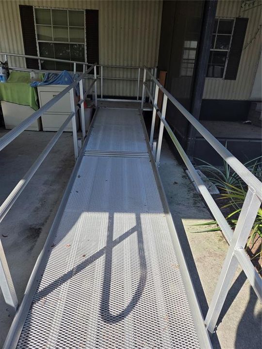 For Rent: $1,500 (2 beds, 2 baths, 950 Square Feet)