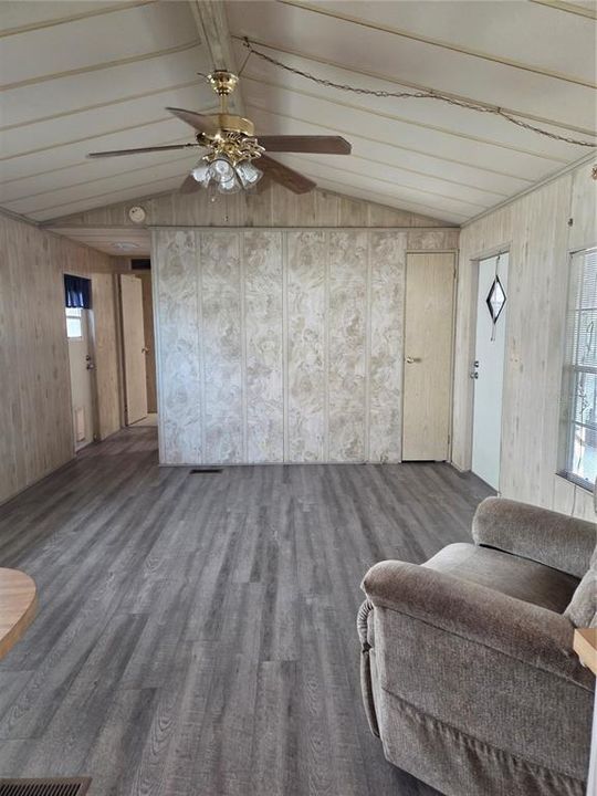 For Rent: $1,500 (2 beds, 2 baths, 950 Square Feet)