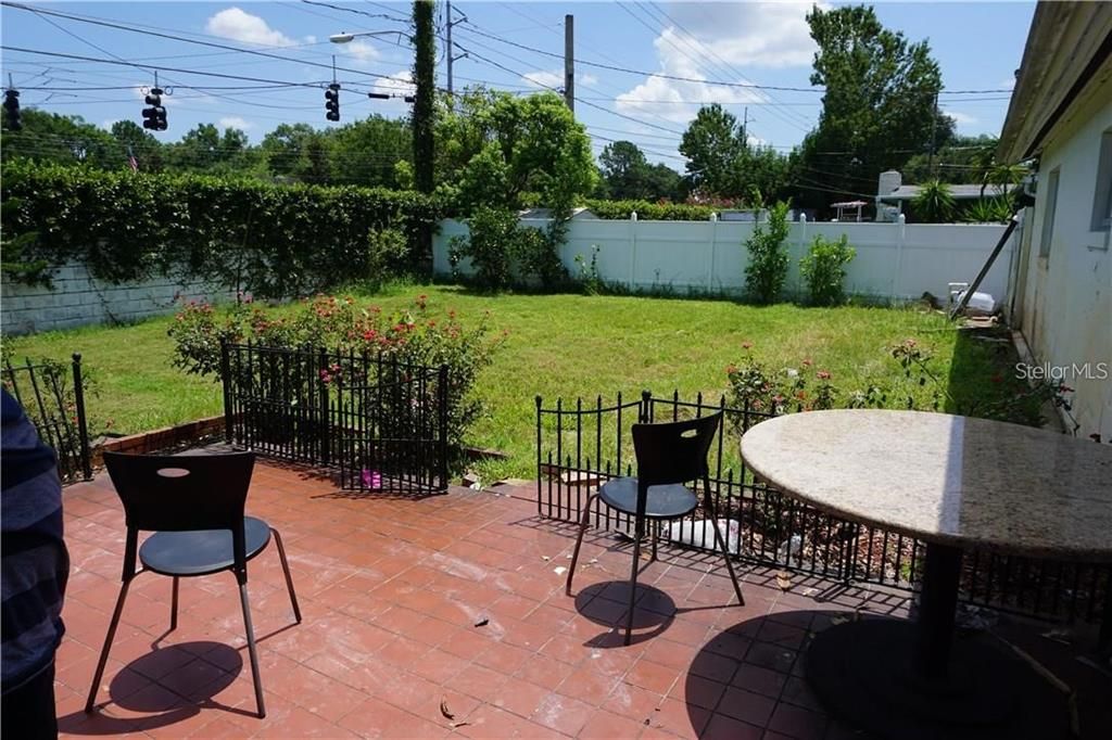 出租: $2,500 (4 贝兹, 3 浴室, 1733 平方英尺)