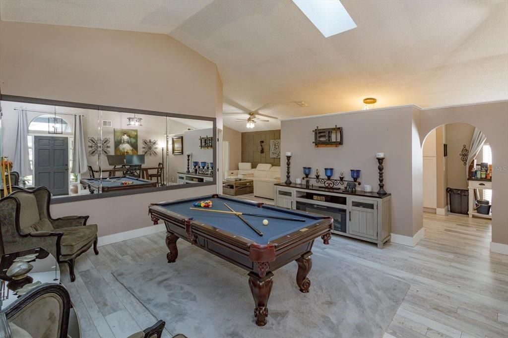 For Rent: $2,500 (3 beds, 2 baths, 1544 Square Feet)