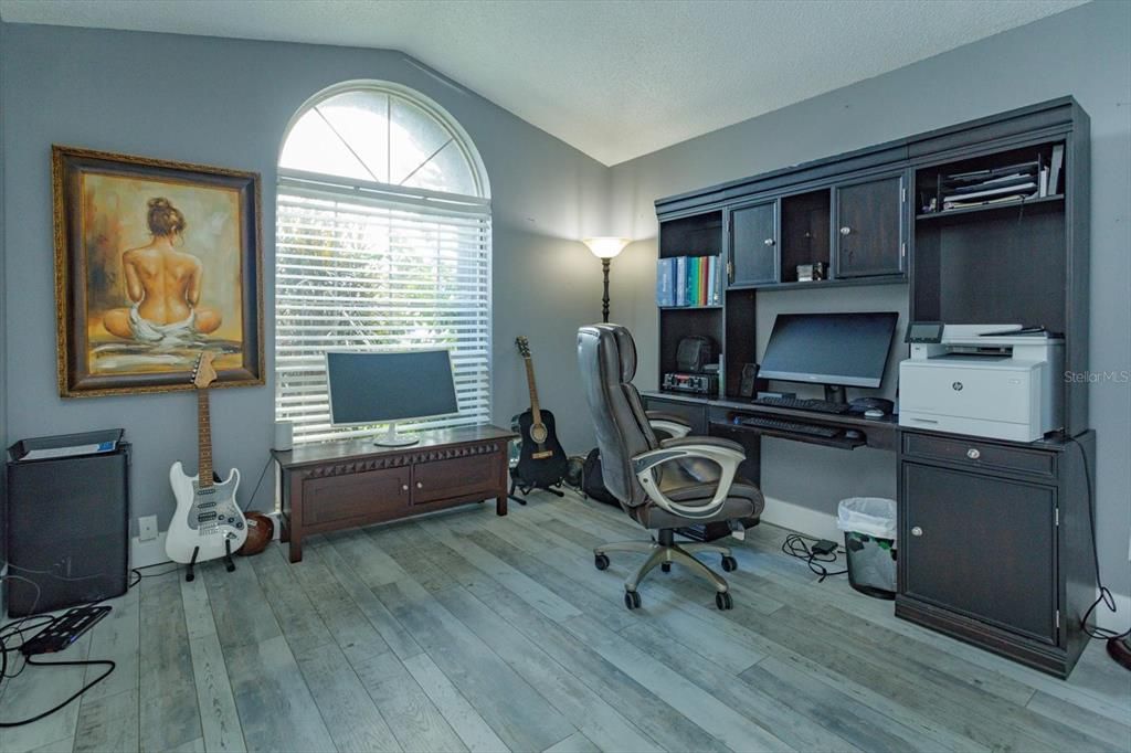 For Rent: $2,500 (3 beds, 2 baths, 1544 Square Feet)