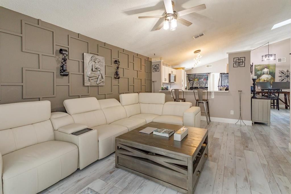 For Rent: $2,500 (3 beds, 2 baths, 1544 Square Feet)