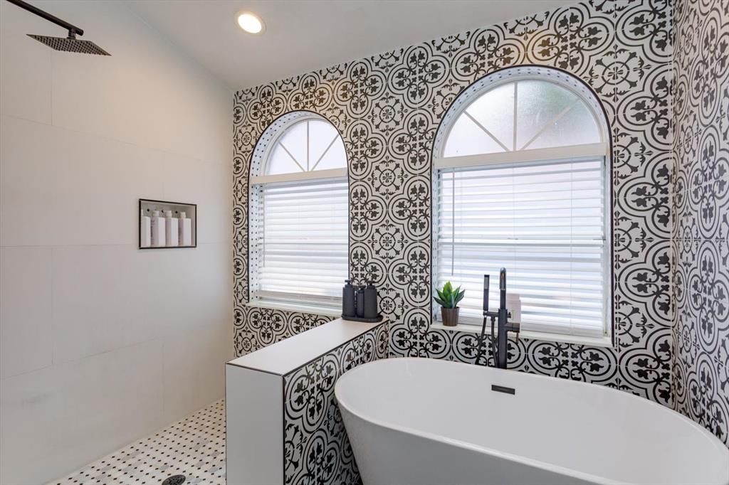 For Rent: $2,500 (3 beds, 2 baths, 1544 Square Feet)