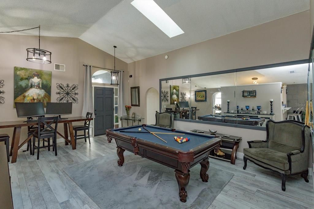 For Rent: $2,500 (3 beds, 2 baths, 1544 Square Feet)