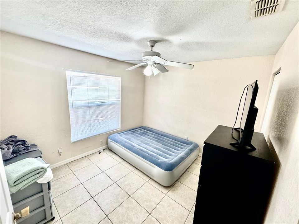 For Sale: $210,000 (3 beds, 2 baths, 1056 Square Feet)