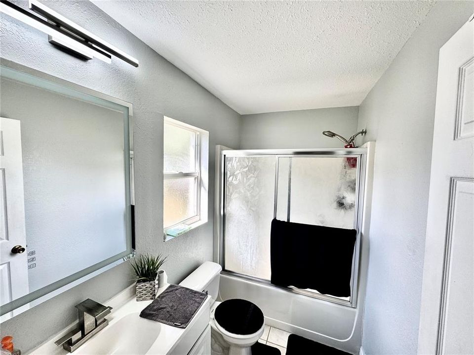 For Sale: $210,000 (3 beds, 2 baths, 1056 Square Feet)