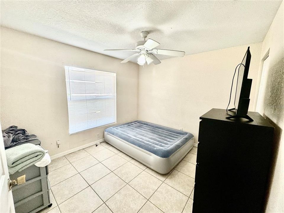 For Sale: $210,000 (3 beds, 2 baths, 1056 Square Feet)