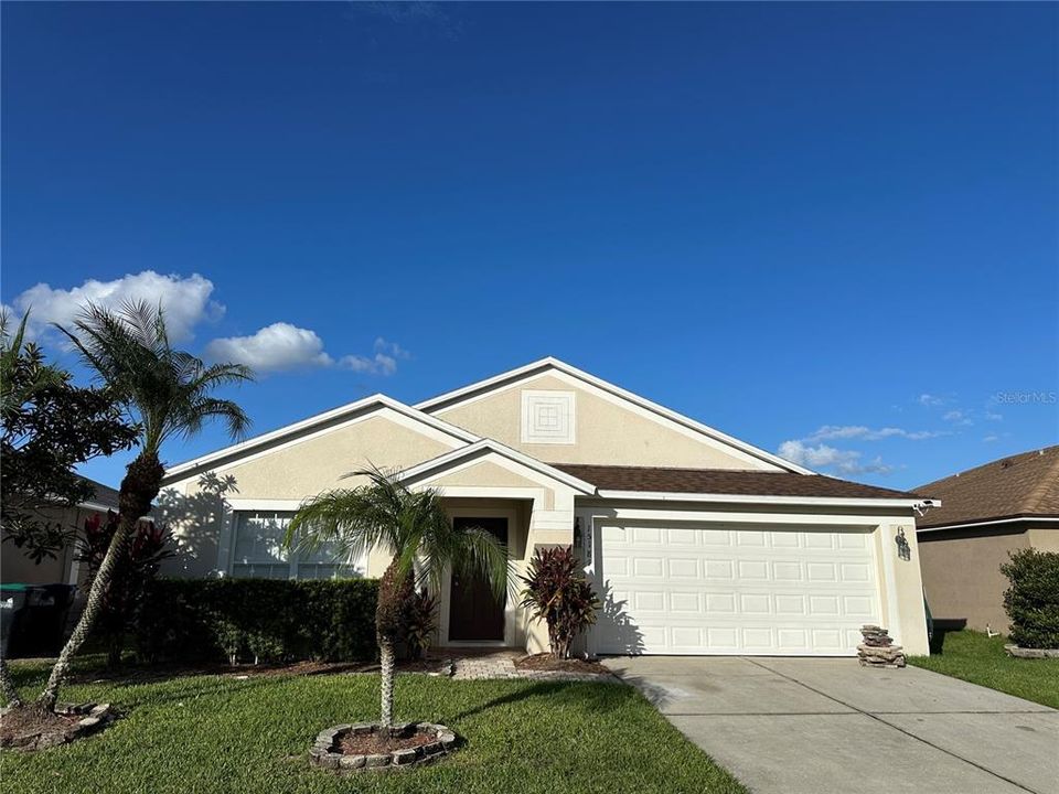 Recently Rented: $2,499 (4 beds, 2 baths, 1929 Square Feet)