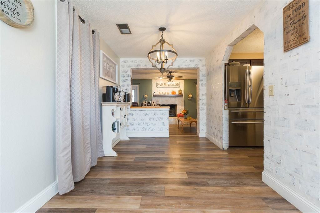 待售: $310,000 (3 贝兹, 1 浴室, 1265 平方英尺)