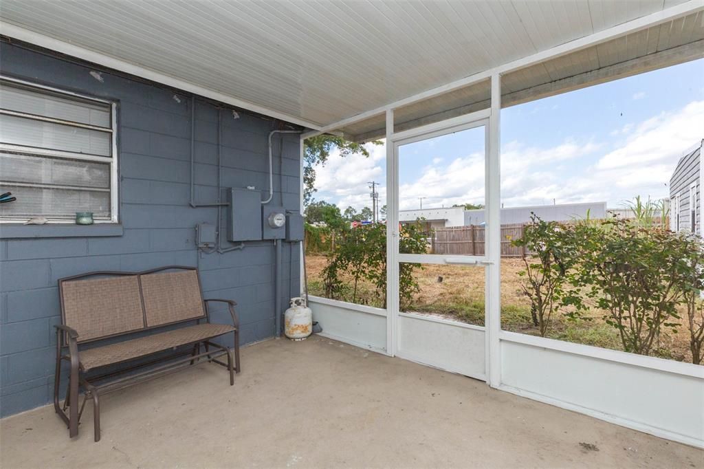 待售: $310,000 (3 贝兹, 1 浴室, 1265 平方英尺)