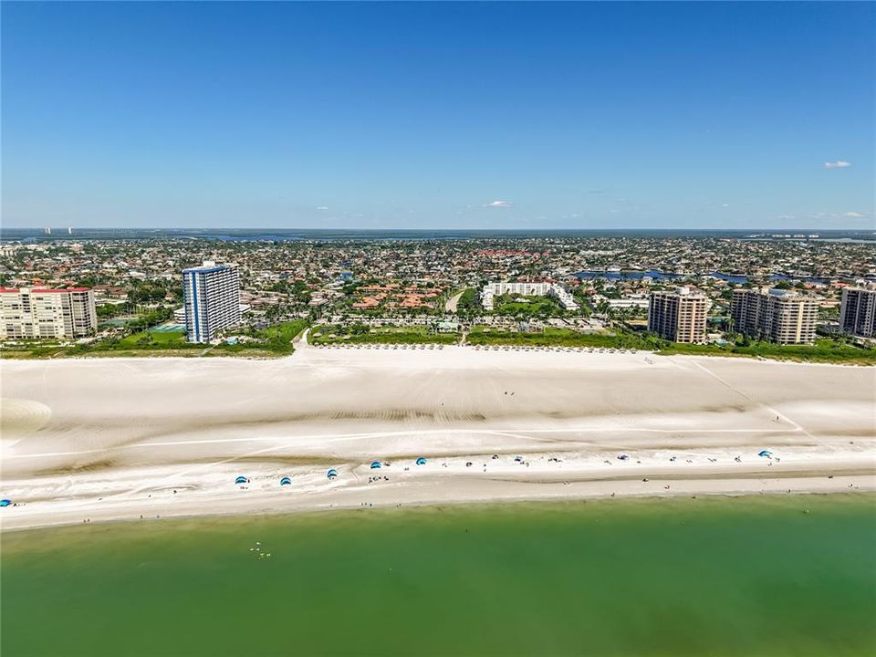 En Venta: $1,197,000 (3 camas, 3 baños, 2240 Pies cuadrados)