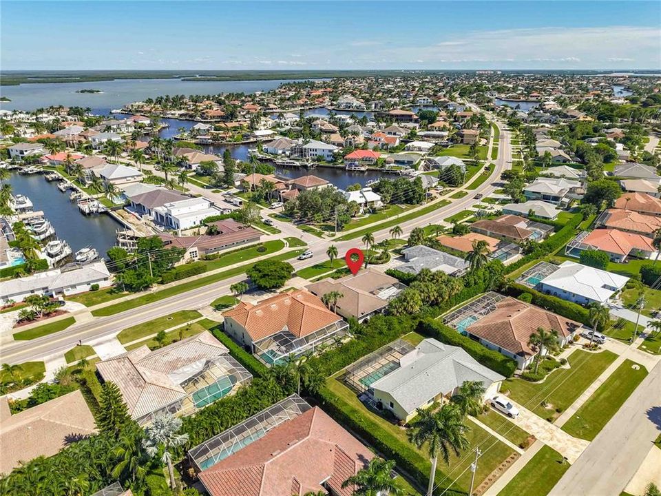 En Venta: $1,197,000 (3 camas, 3 baños, 2240 Pies cuadrados)