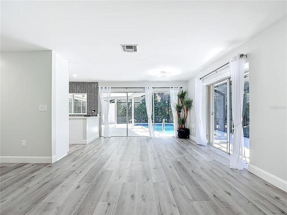 En Venta: $1,197,000 (3 camas, 3 baños, 2240 Pies cuadrados)