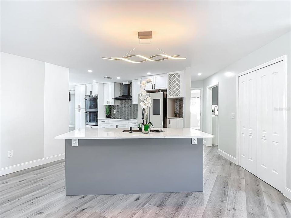 En Venta: $1,197,000 (3 camas, 3 baños, 2240 Pies cuadrados)