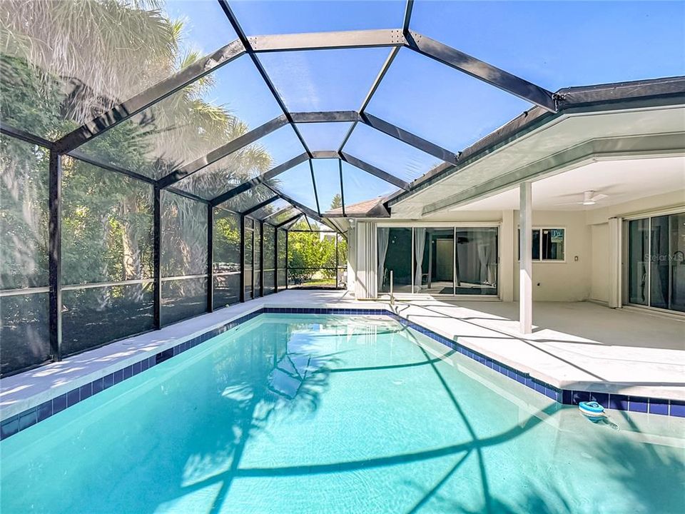 En Venta: $1,197,000 (3 camas, 3 baños, 2240 Pies cuadrados)