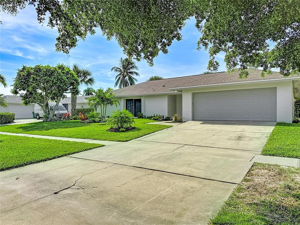 En Venta: $1,197,000 (3 camas, 3 baños, 2240 Pies cuadrados)