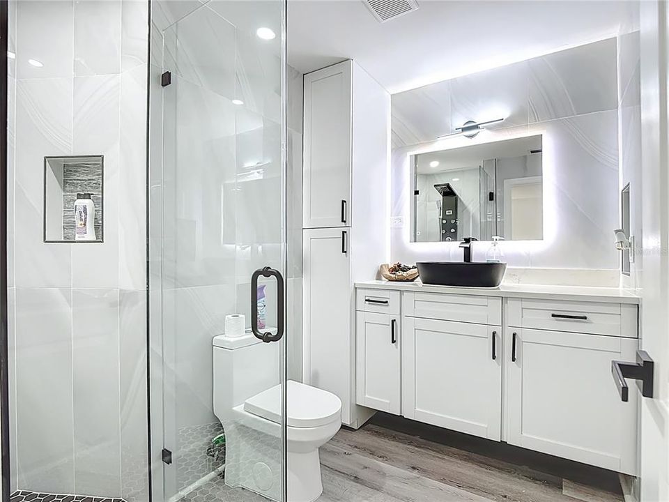 En Venta: $1,197,000 (3 camas, 3 baños, 2240 Pies cuadrados)