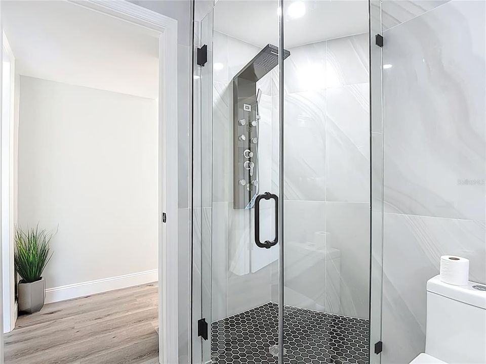 En Venta: $1,197,000 (3 camas, 3 baños, 2240 Pies cuadrados)