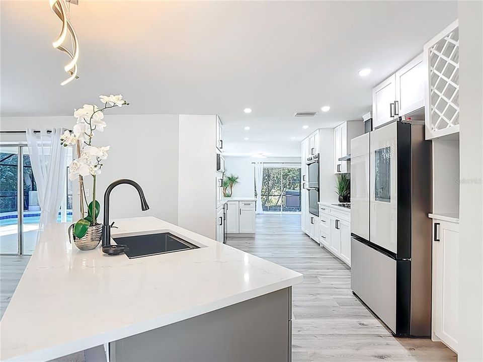 En Venta: $1,197,000 (3 camas, 3 baños, 2240 Pies cuadrados)