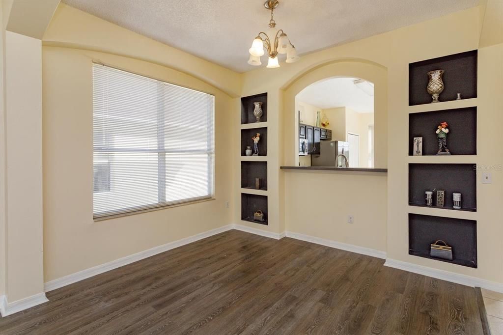 For Sale: $449,000 (6 beds, 4 baths, 2934 Square Feet)