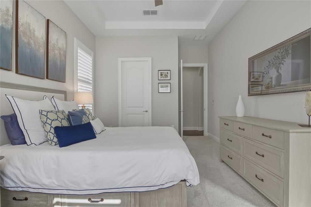 Activo con contrato: $1,350,000 (4 camas, 4 baños, 3665 Pies cuadrados)