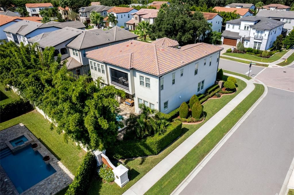 Activo con contrato: $1,350,000 (4 camas, 4 baños, 3665 Pies cuadrados)