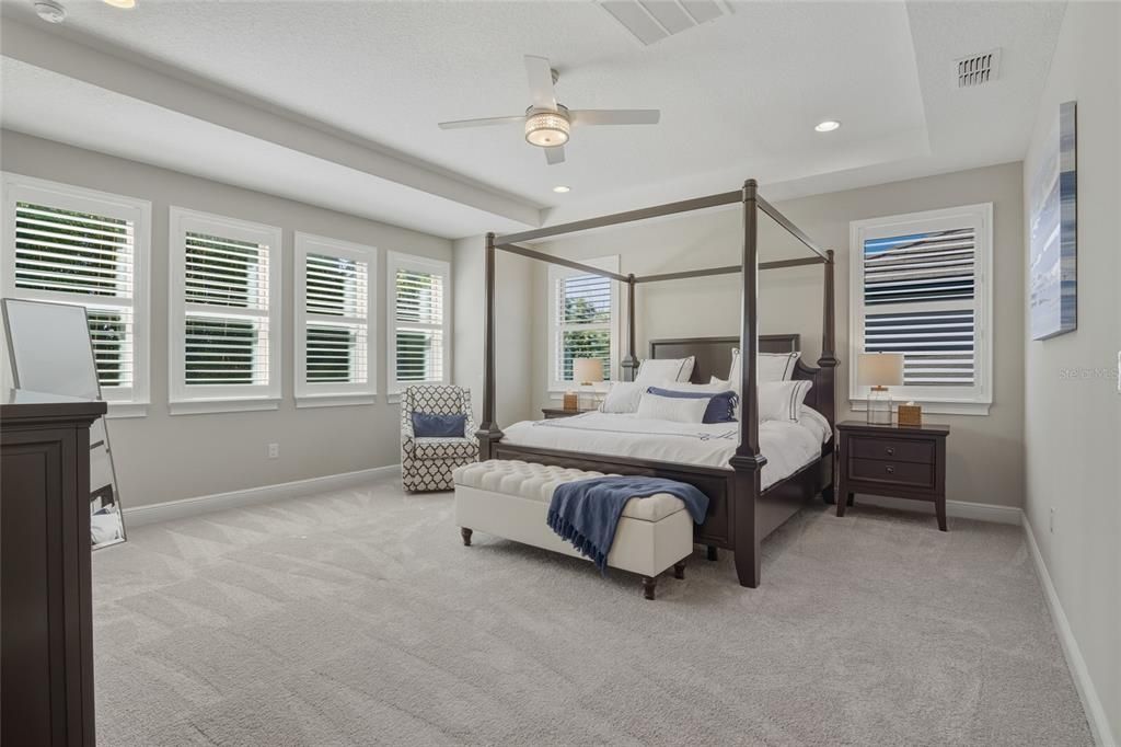 Activo con contrato: $1,350,000 (4 camas, 4 baños, 3665 Pies cuadrados)