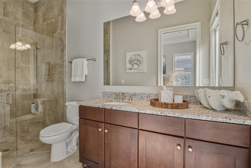 Activo con contrato: $1,350,000 (4 camas, 4 baños, 3665 Pies cuadrados)