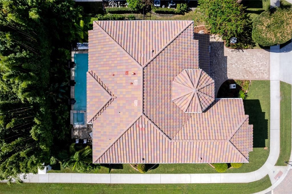 Activo con contrato: $1,350,000 (4 camas, 4 baños, 3665 Pies cuadrados)