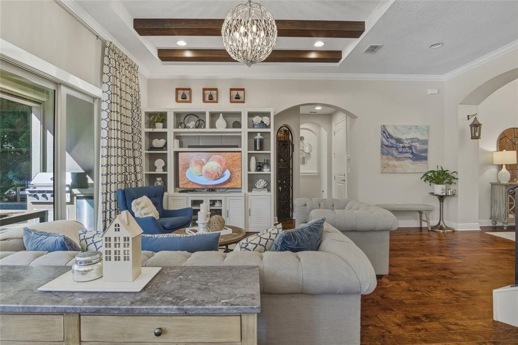 Activo con contrato: $1,350,000 (4 camas, 4 baños, 3665 Pies cuadrados)