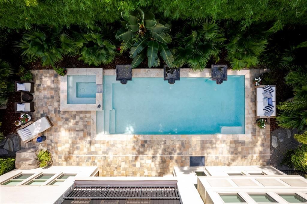 Activo con contrato: $1,350,000 (4 camas, 4 baños, 3665 Pies cuadrados)