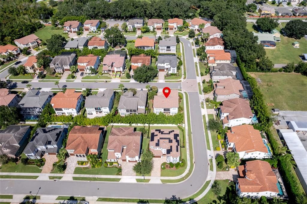 Activo con contrato: $1,350,000 (4 camas, 4 baños, 3665 Pies cuadrados)