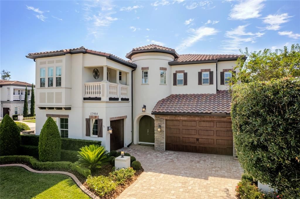 Activo con contrato: $1,350,000 (4 camas, 4 baños, 3665 Pies cuadrados)