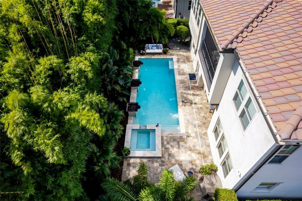 Activo con contrato: $1,350,000 (4 camas, 4 baños, 3665 Pies cuadrados)