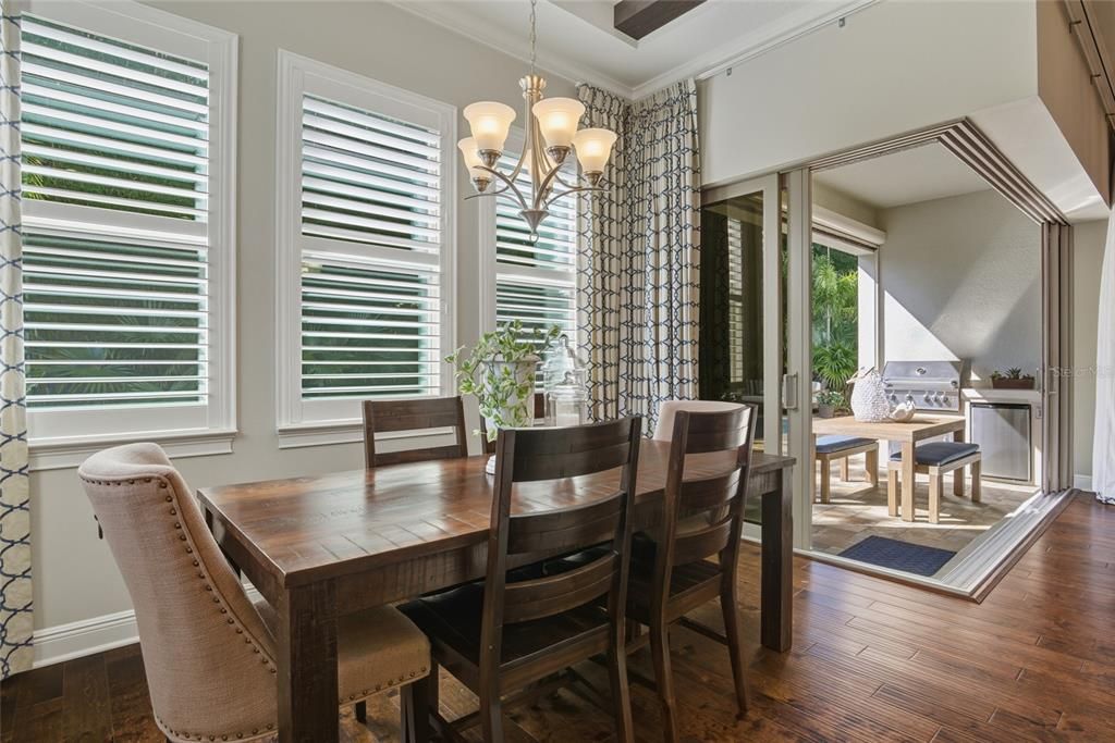 Activo con contrato: $1,350,000 (4 camas, 4 baños, 3665 Pies cuadrados)