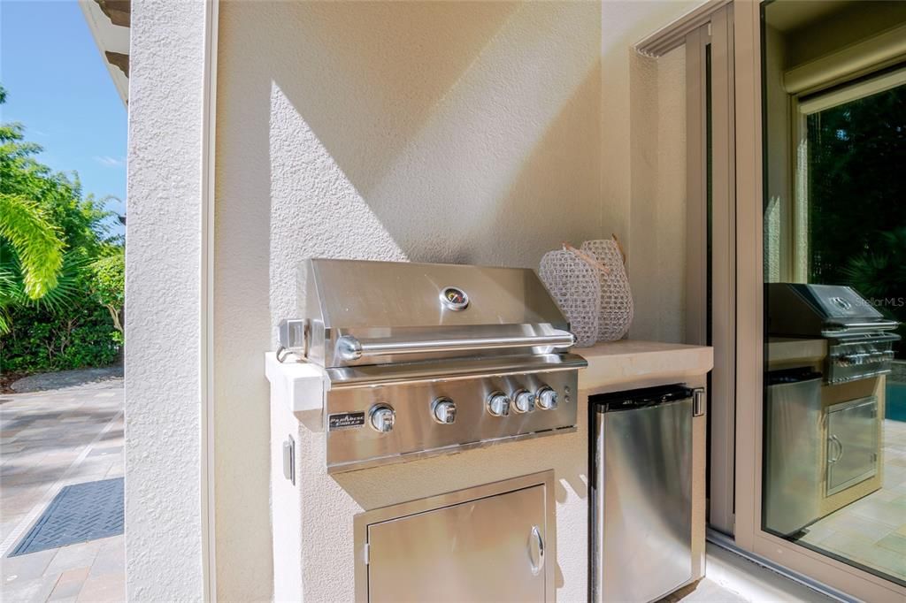 Activo con contrato: $1,350,000 (4 camas, 4 baños, 3665 Pies cuadrados)