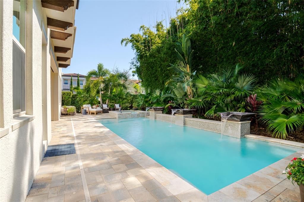 Activo con contrato: $1,350,000 (4 camas, 4 baños, 3665 Pies cuadrados)