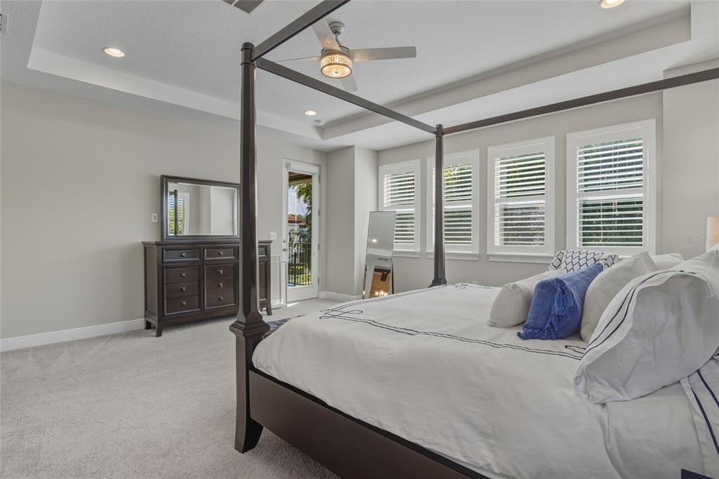 Activo con contrato: $1,350,000 (4 camas, 4 baños, 3665 Pies cuadrados)