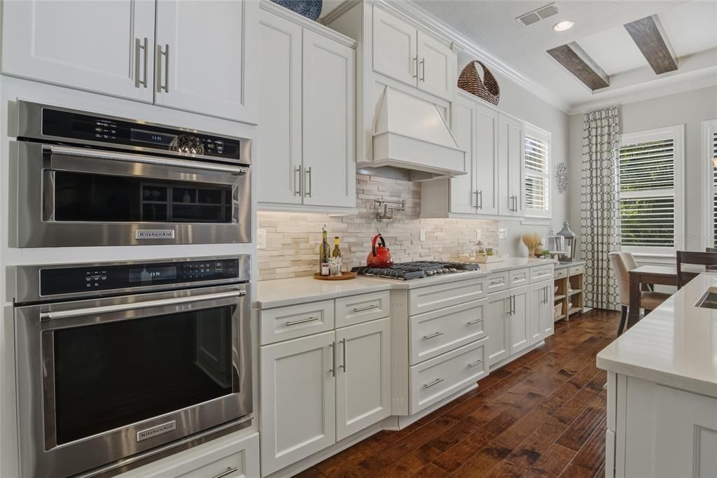 Activo con contrato: $1,350,000 (4 camas, 4 baños, 3665 Pies cuadrados)