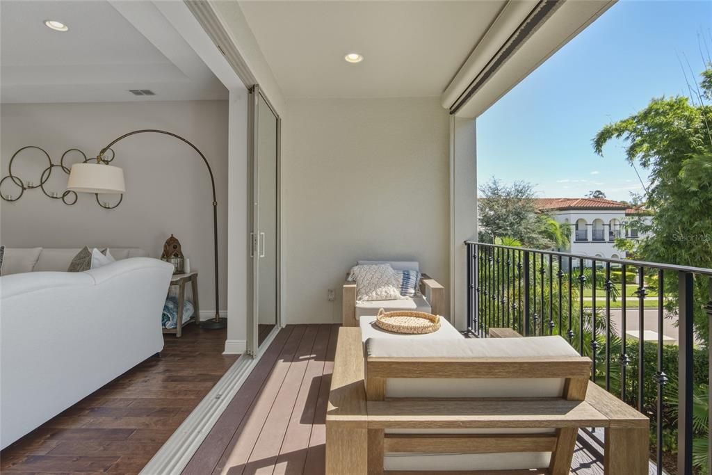 Activo con contrato: $1,350,000 (4 camas, 4 baños, 3665 Pies cuadrados)