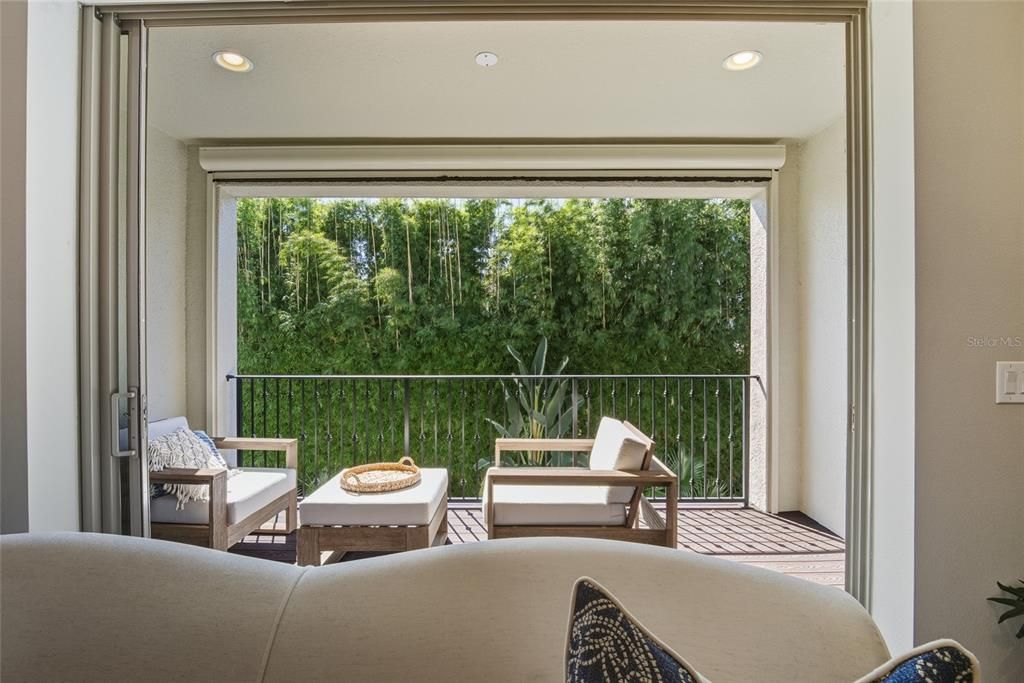 Activo con contrato: $1,350,000 (4 camas, 4 baños, 3665 Pies cuadrados)