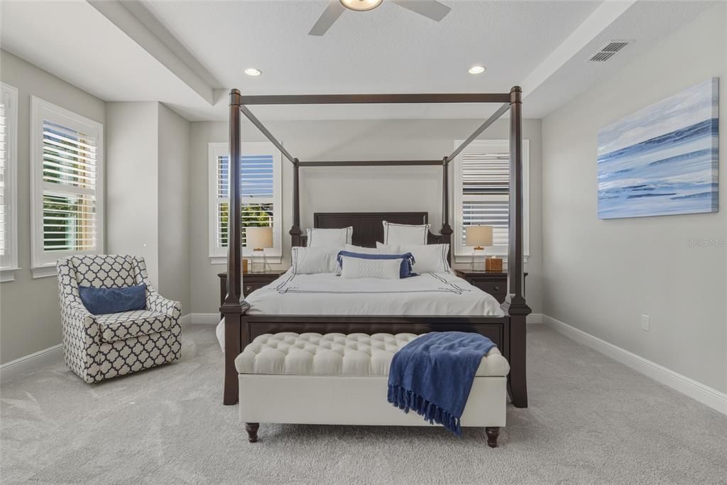 Activo con contrato: $1,350,000 (4 camas, 4 baños, 3665 Pies cuadrados)