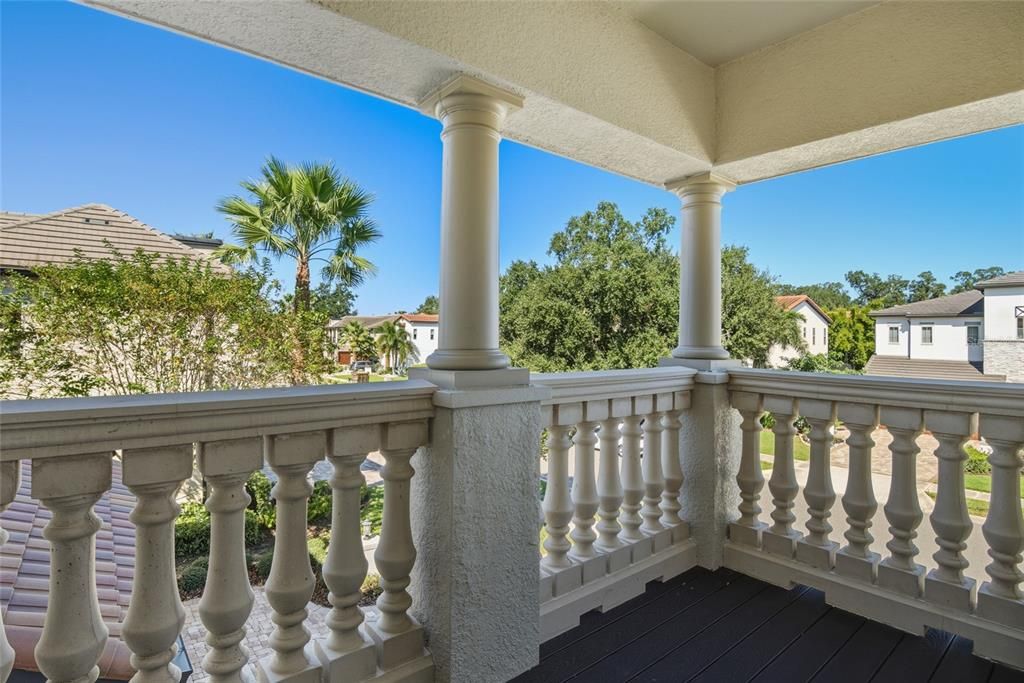 Activo con contrato: $1,350,000 (4 camas, 4 baños, 3665 Pies cuadrados)