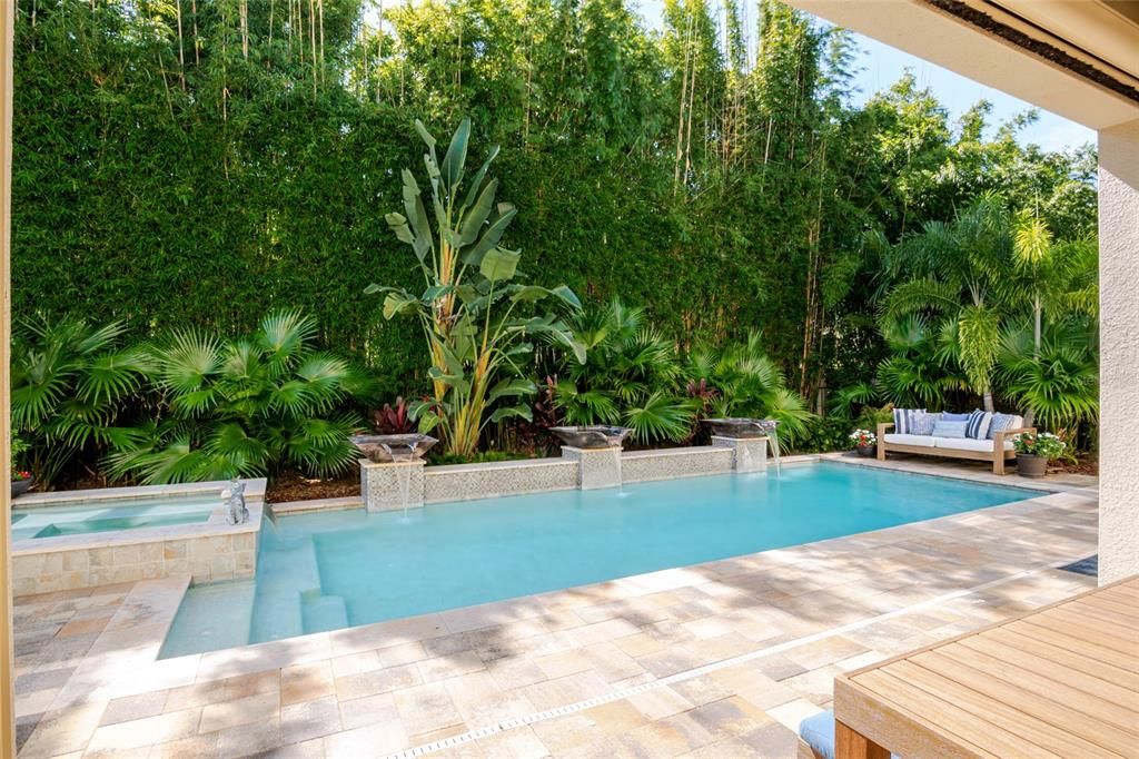 Activo con contrato: $1,350,000 (4 camas, 4 baños, 3665 Pies cuadrados)