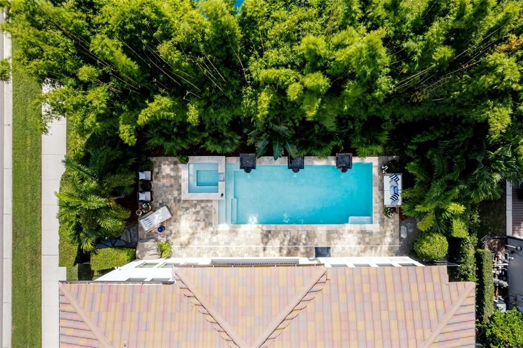 Activo con contrato: $1,350,000 (4 camas, 4 baños, 3665 Pies cuadrados)