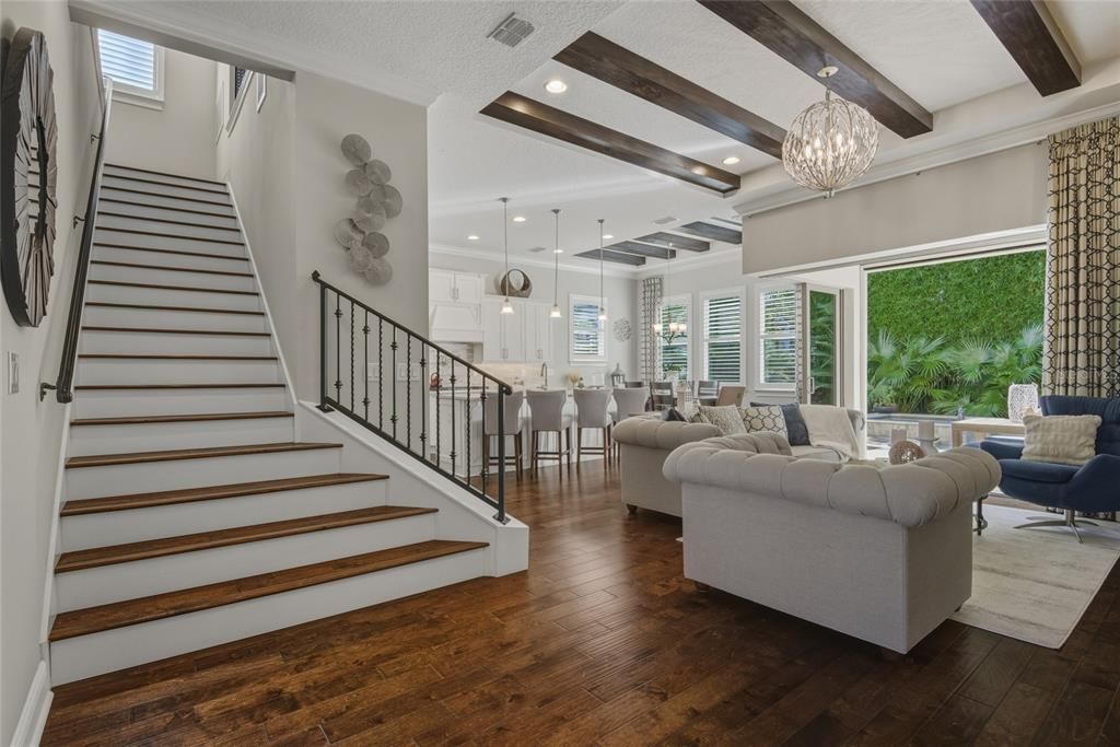 Activo con contrato: $1,350,000 (4 camas, 4 baños, 3665 Pies cuadrados)