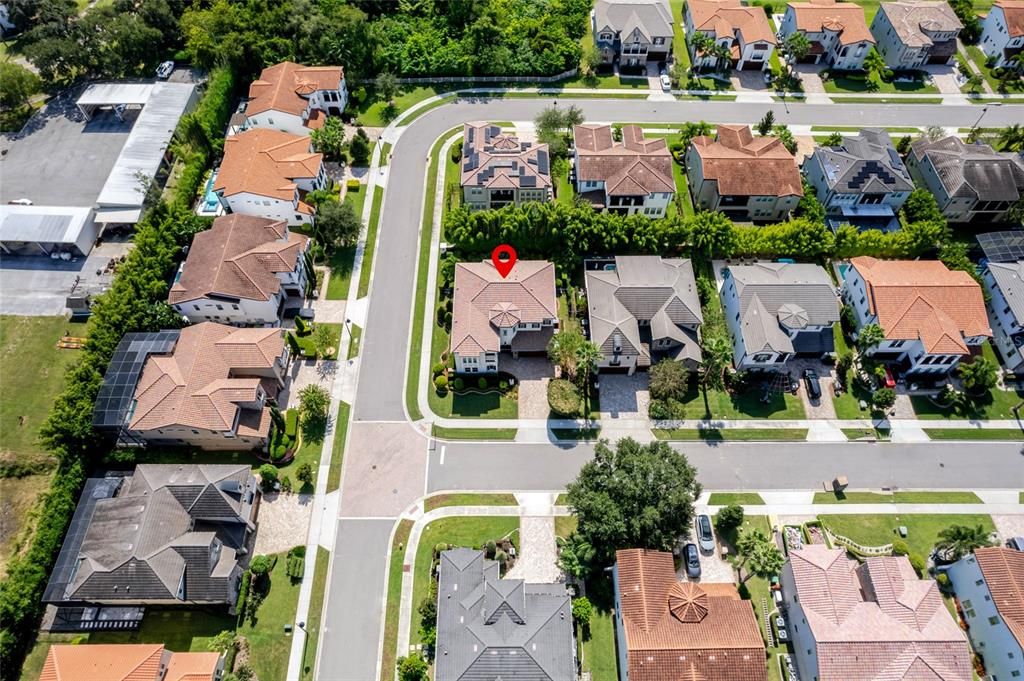 Activo con contrato: $1,350,000 (4 camas, 4 baños, 3665 Pies cuadrados)