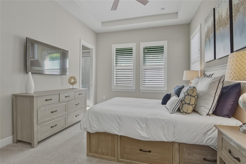 Activo con contrato: $1,350,000 (4 camas, 4 baños, 3665 Pies cuadrados)