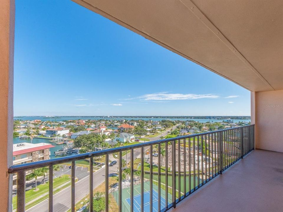 待售: $475,000 (2 贝兹, 2 浴室, 966 平方英尺)