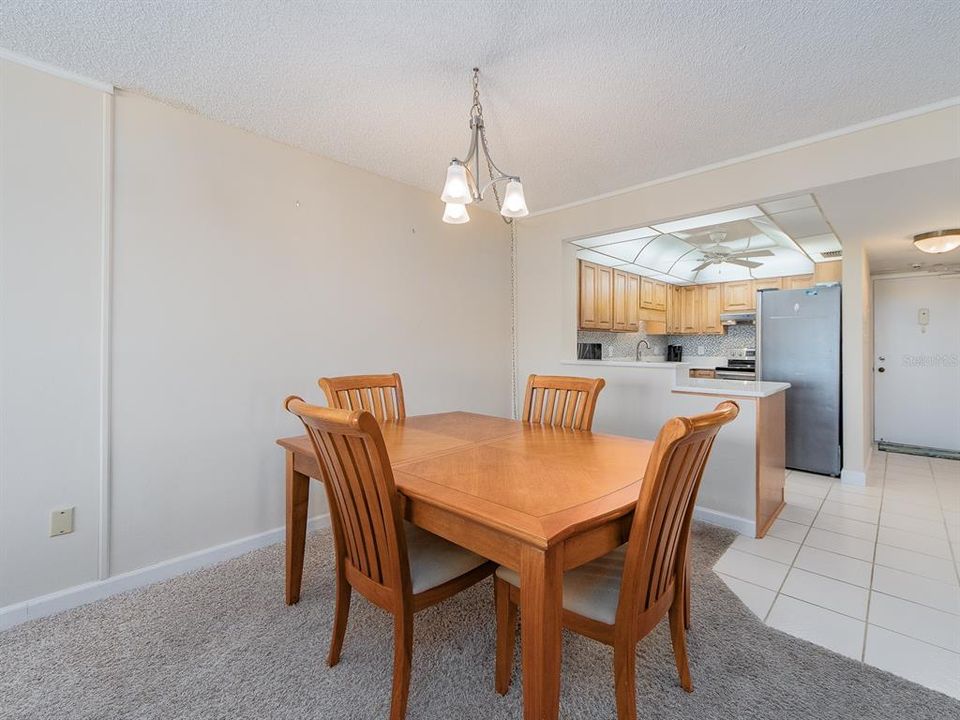 待售: $475,000 (2 贝兹, 2 浴室, 966 平方英尺)